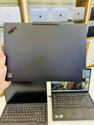 Lenovo ThinkPad T14 Gen 5 (Intel Core Ultra 7 | 16GB DDR5 | 256GB SSD)