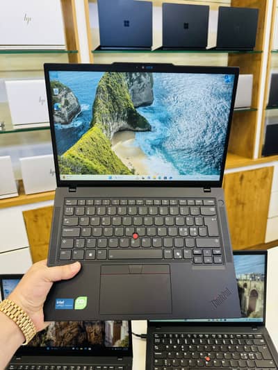 Lenovo ThinkPad T14 Gen 5 (Intel Core Ultra 7 | 16GB DDR5 | 256GB SSD)
