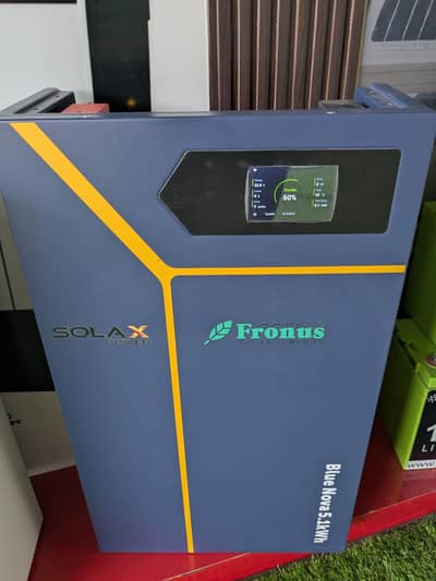 solax titan