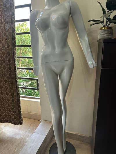 Female Display mannequin 6500