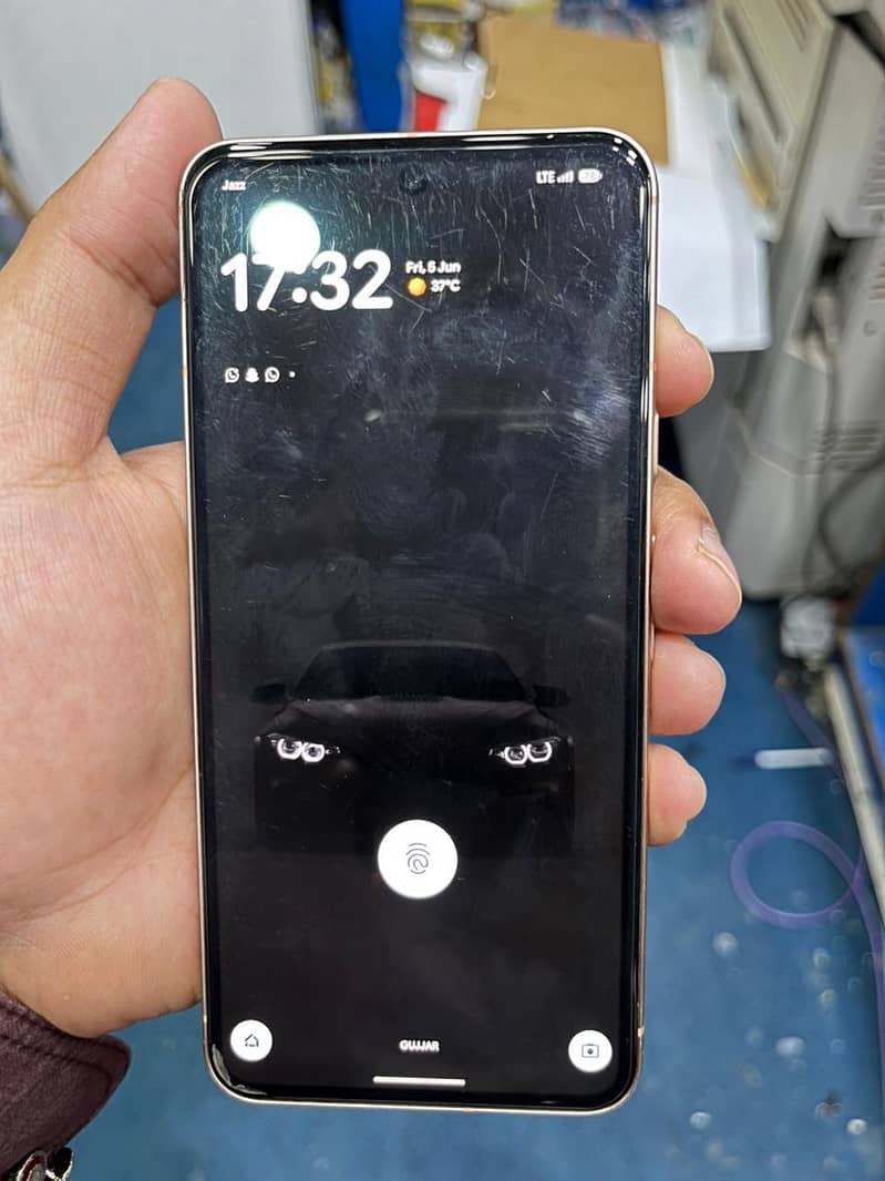 Google Pixel 8 5