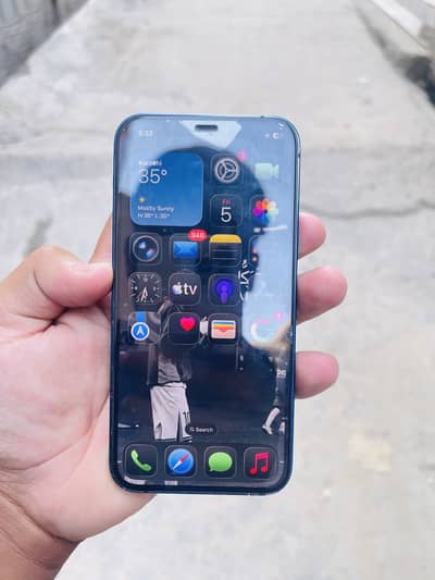 Apple iPhone 12