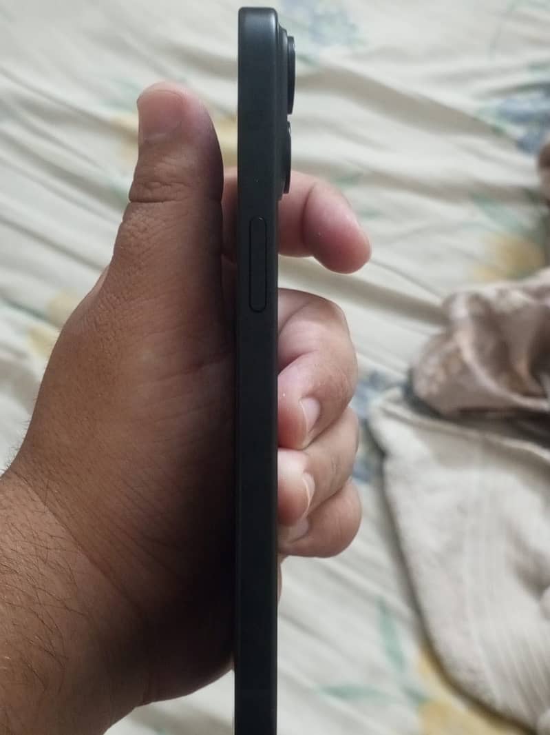 Apple iPhone 15 3