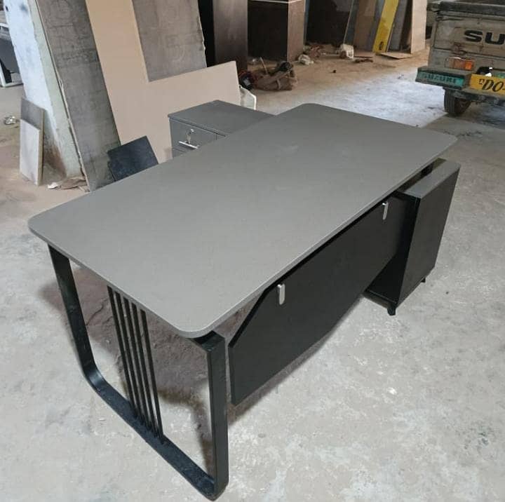Executive table 0