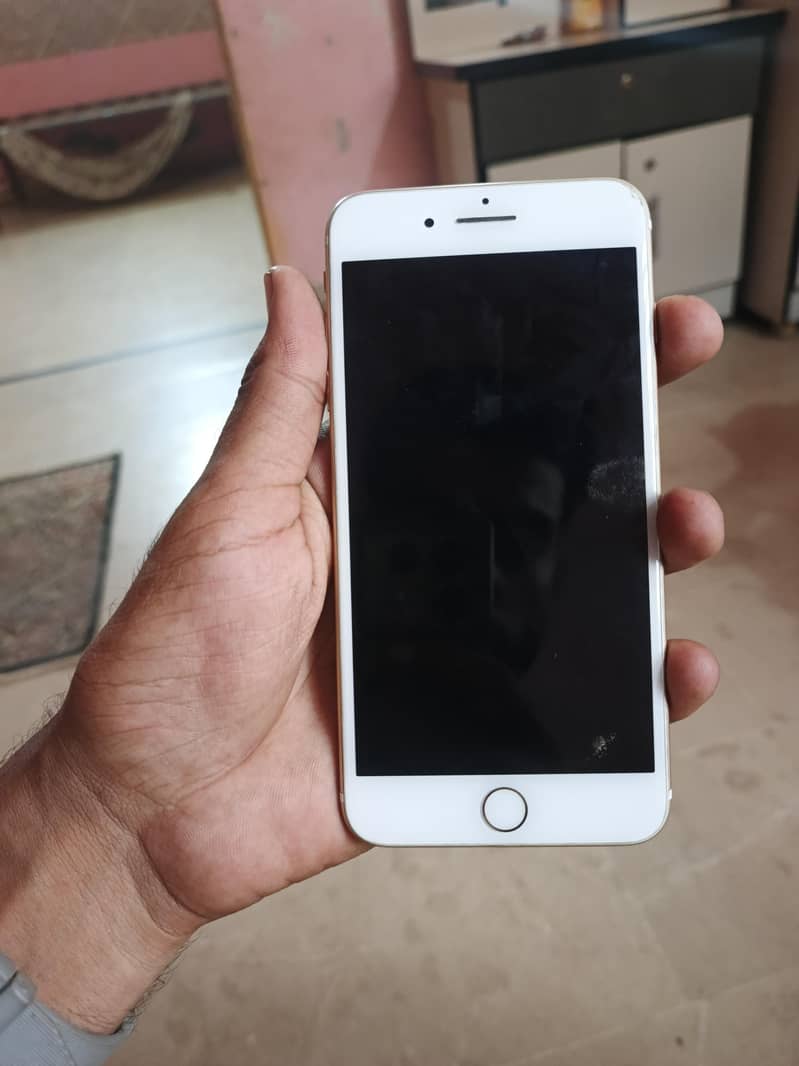 Apple iPhone 7 Plus 1