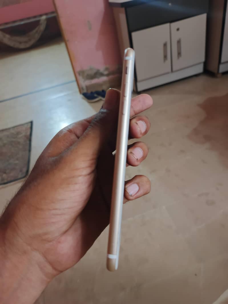 Apple iPhone 7 Plus 2