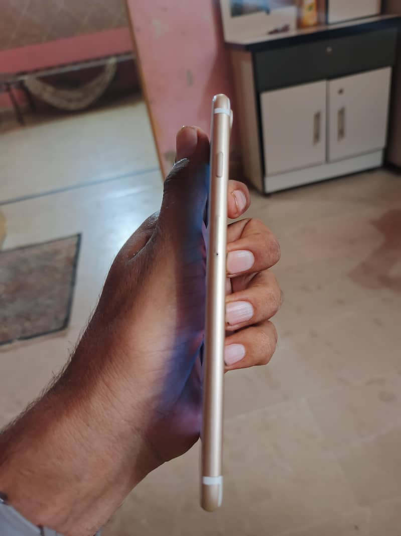 Apple iPhone 7 Plus 5