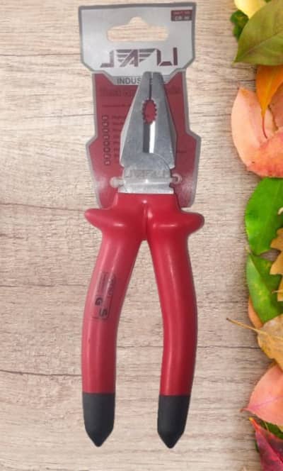 Grip and cutting plaas