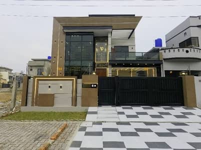 Centrally Located Prime Location House In Central Park - Block G Is Available For Sale
