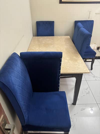 Dining table + chairs set