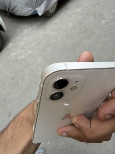 Apple iPhone 12