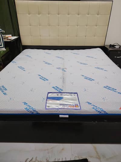 Bed set and mattress