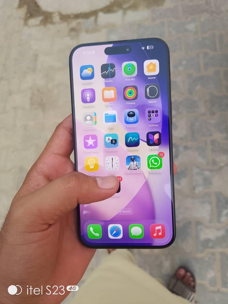Apple iPhone 15 Pro Max 1