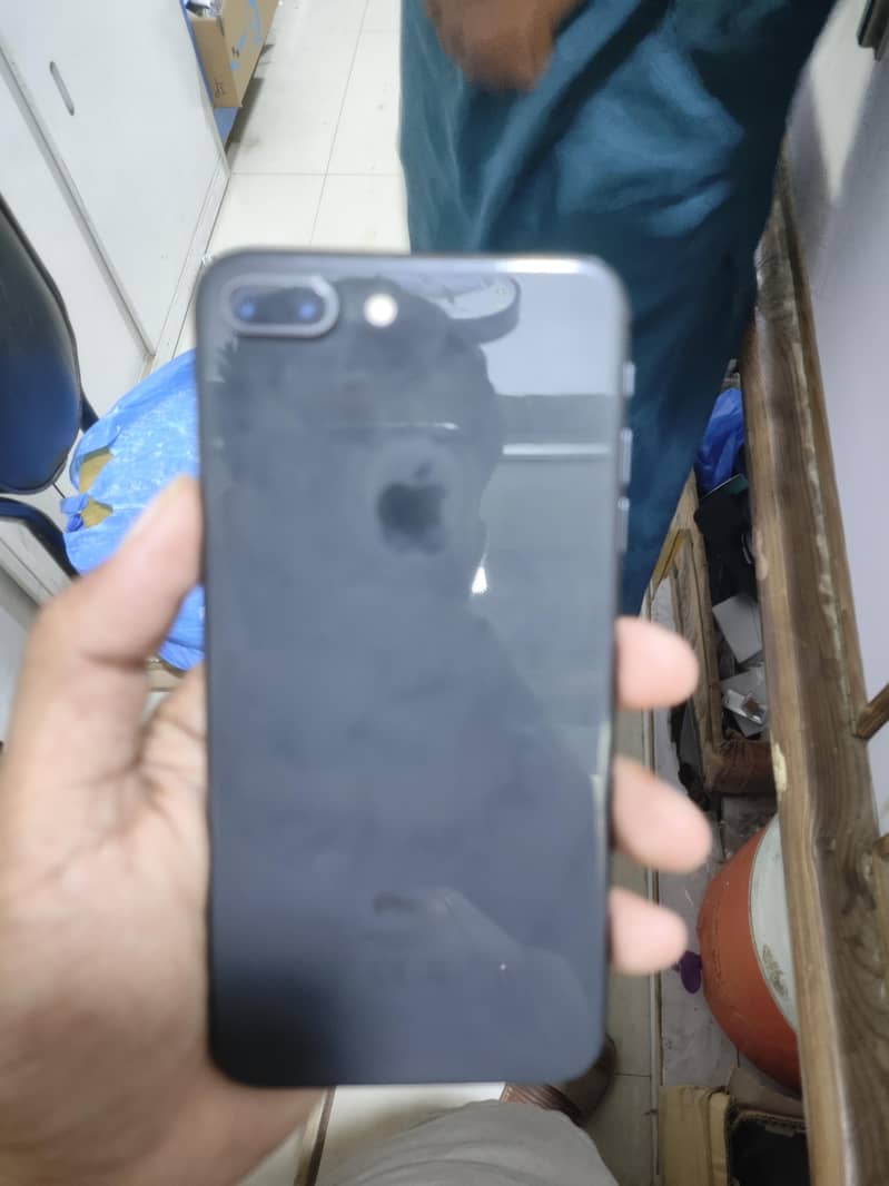 Apple iPhone 8 Plus 0