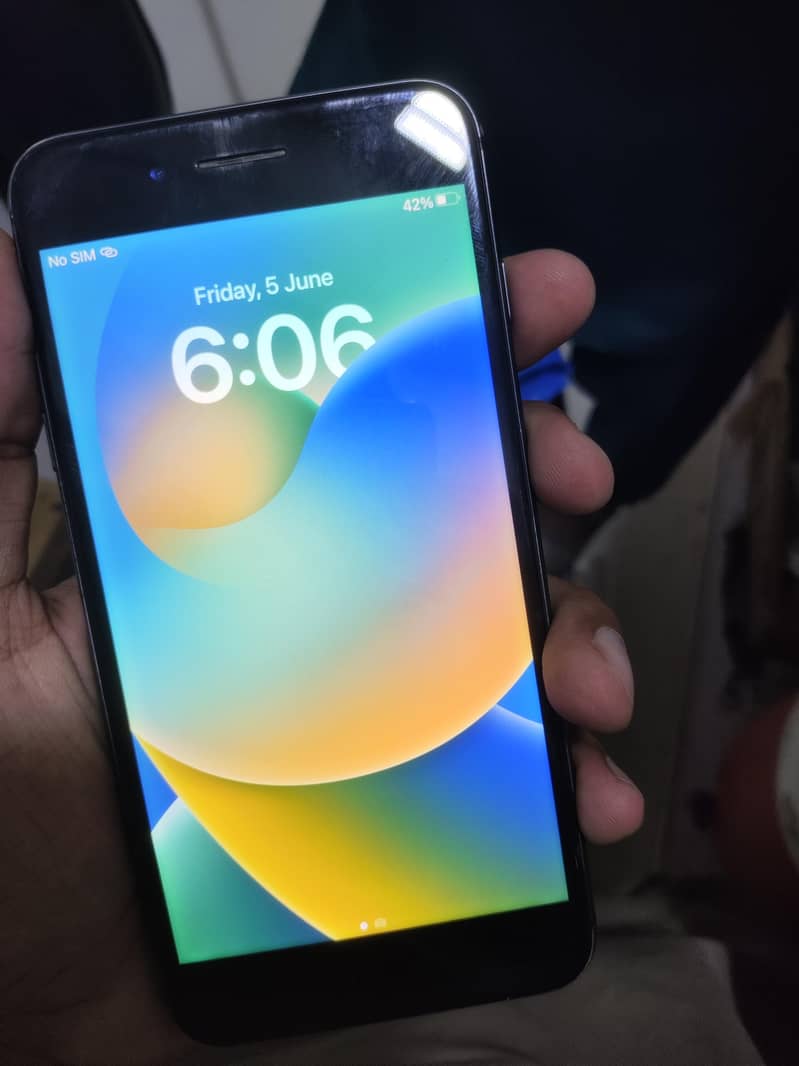 Apple iPhone 8 Plus 1