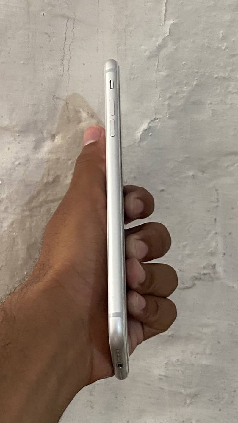 Apple iPhone 8 Plus 1