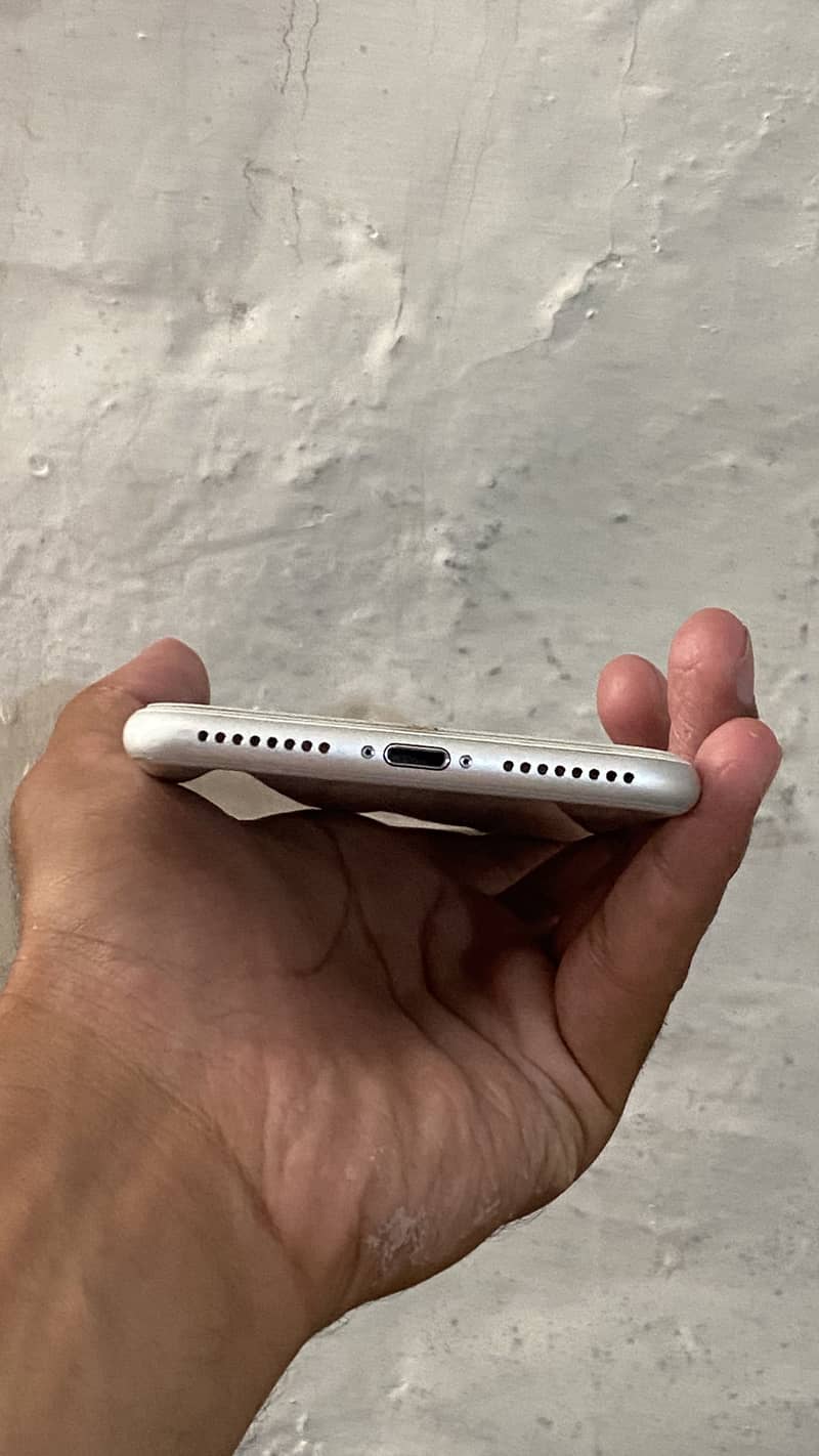 Apple iPhone 8 Plus 2