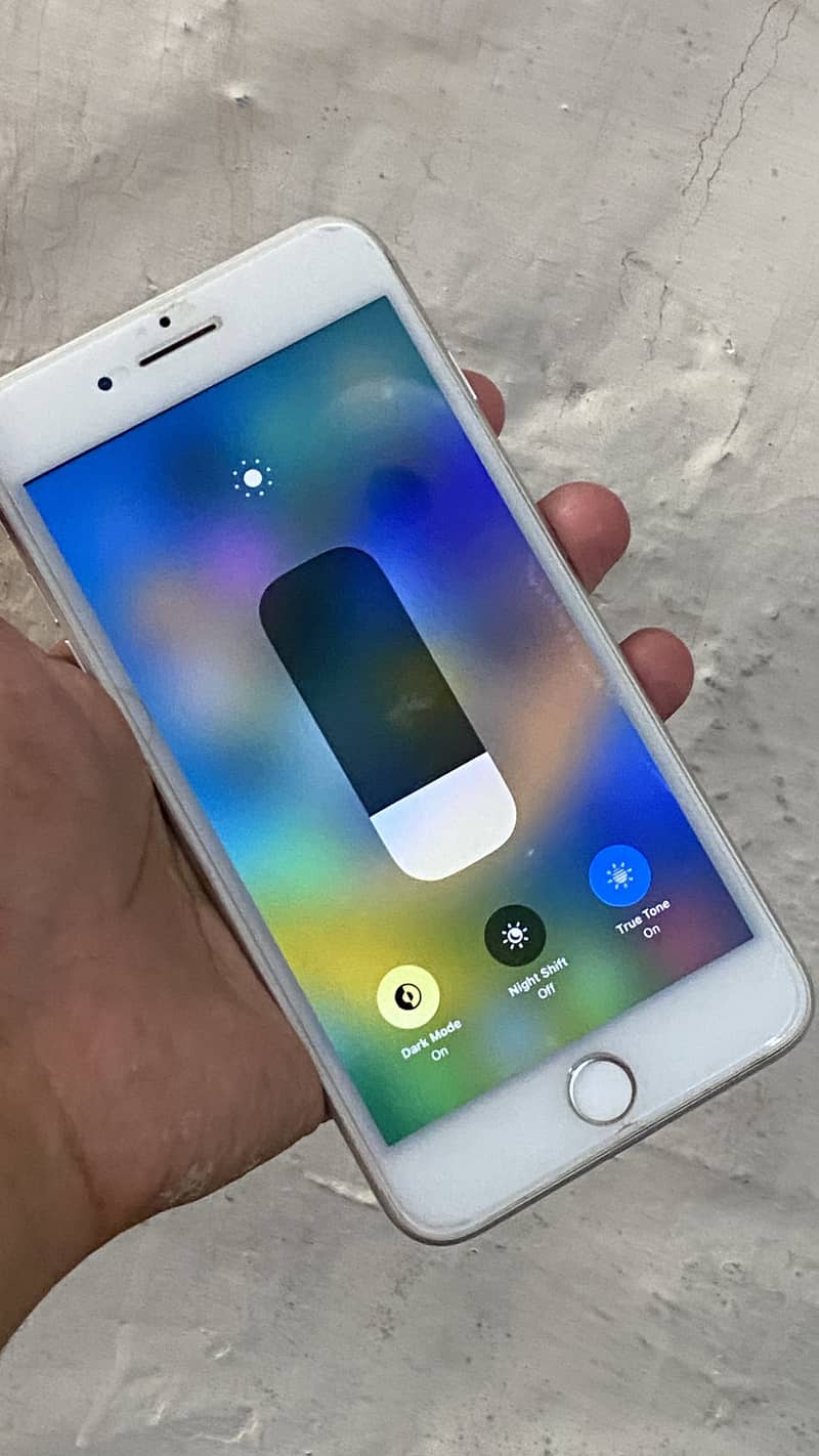 Apple iPhone 8 Plus 3