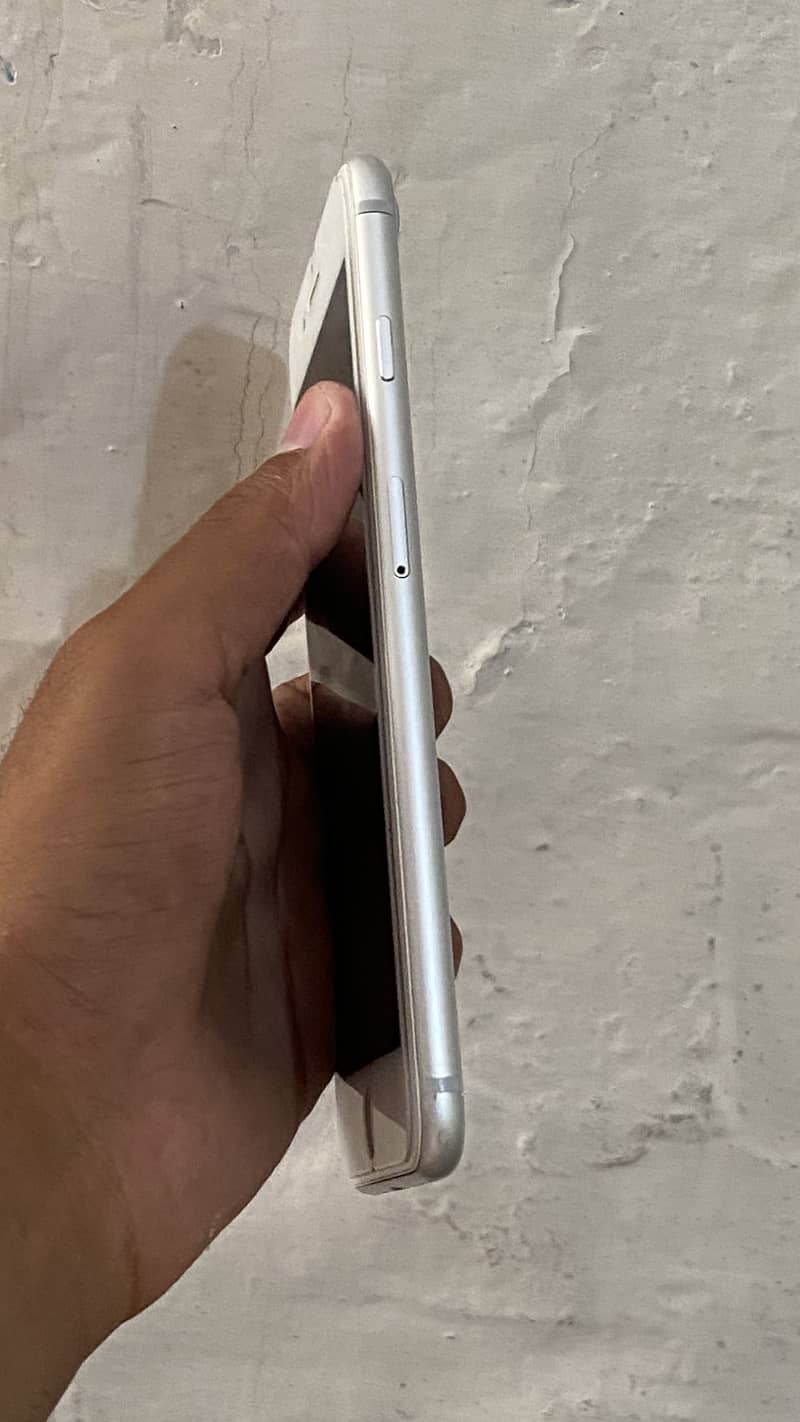 Apple iPhone 8 Plus 5