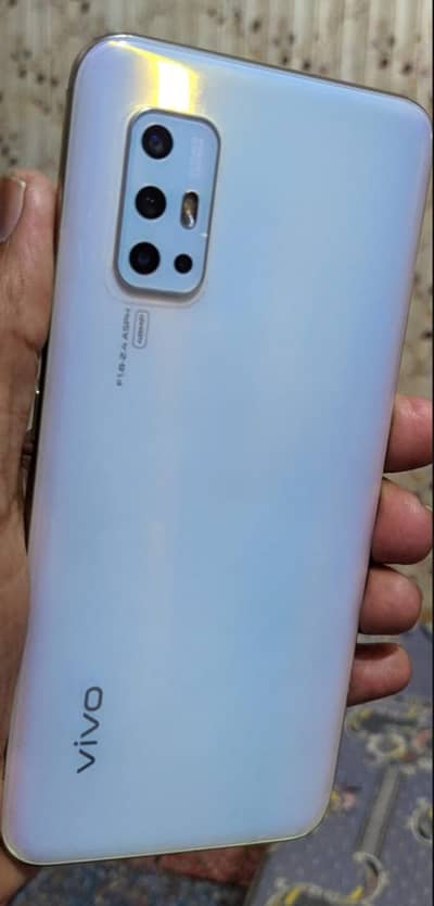 Vivo V17
