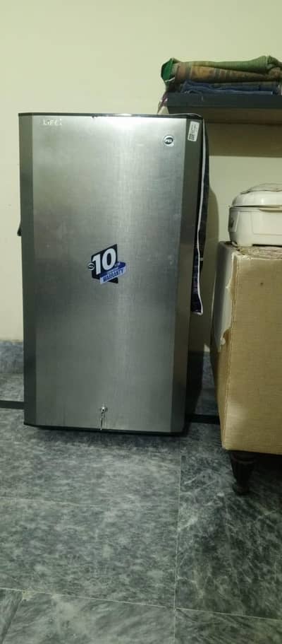 pel mini fridge only use one month 03/36/88/51/6/59/