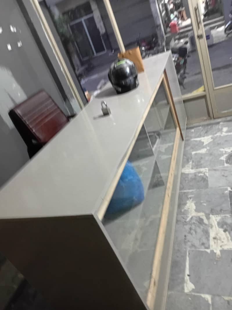 Reception counter 0