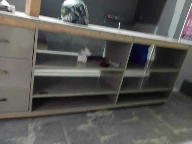 Reception counter 3