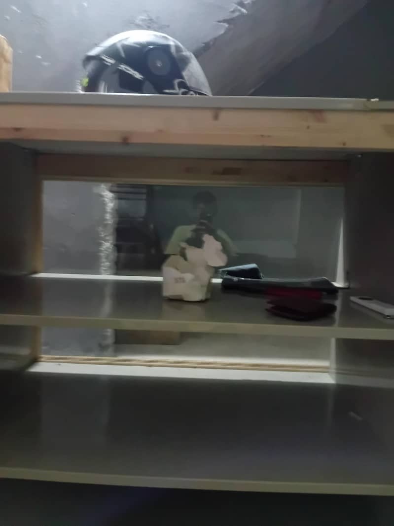 Reception counter 7