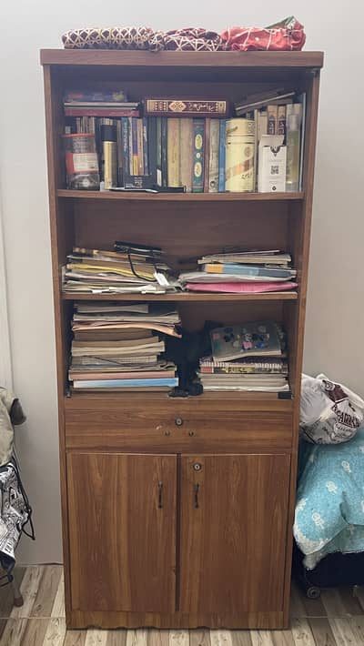 Bookshelf for Sale – Good Condition