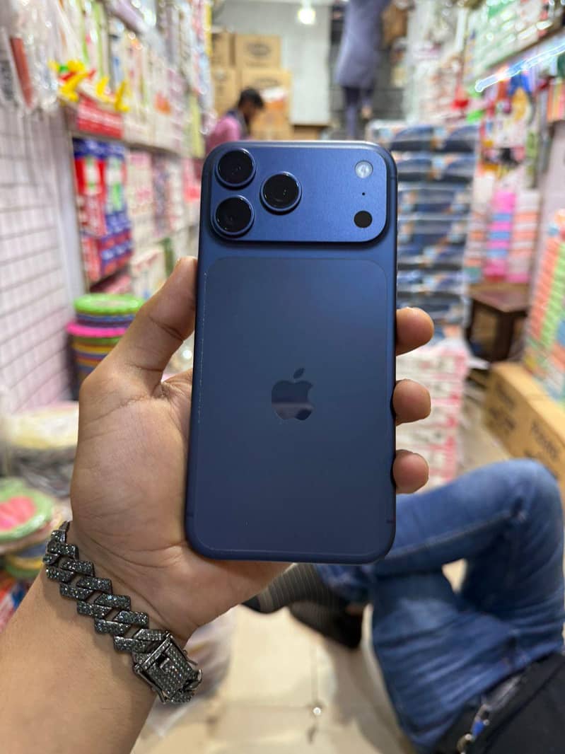 Apple iPhone 17 Pro Max 6