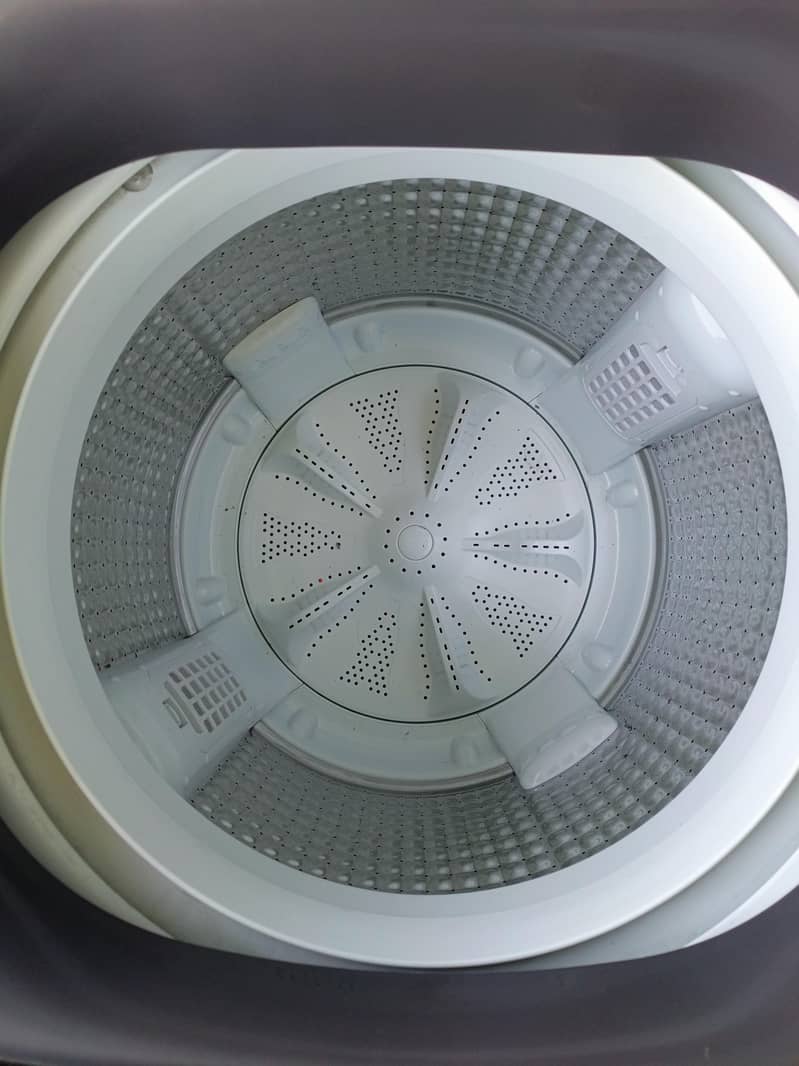 HAIER AUTOMATIC MACHINE 1