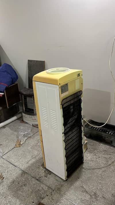 Nasgas Water Dispanser with fridge