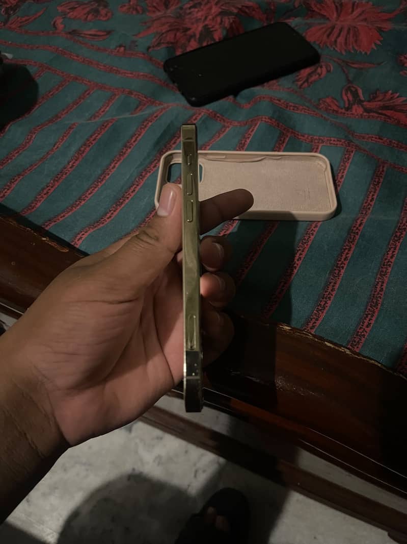 Iphone 12 pro 4