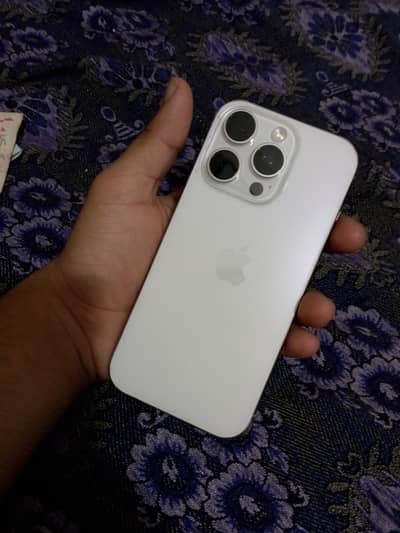 Apple iPhone 16 Pro