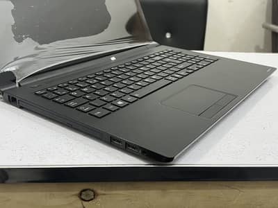 Toshibha R50 Core i5 5th gen 8Gb/128gb ssd