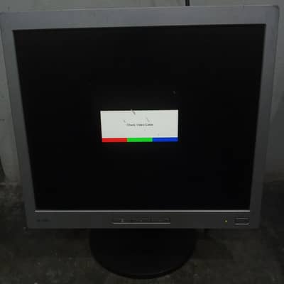 HP L1706 LCD Monitor