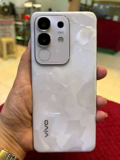 Vivo Y29 6500 mah battery with high mp cameras.