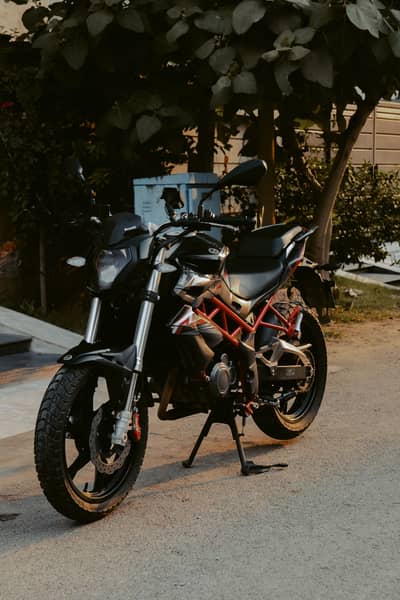 Benelli TNT 150i 2021