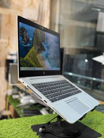 Hp Elitebook 745 G5 Ryzen 5 pro. 8/256 GB NVME. 2 GB graphics card lap
