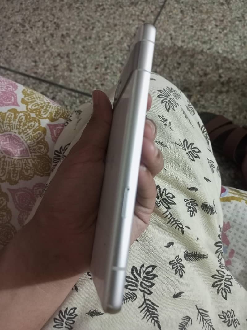 Google Pixel 7a 1