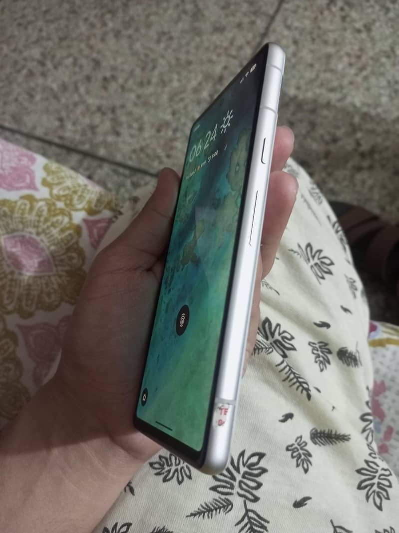 Google Pixel 7a 3