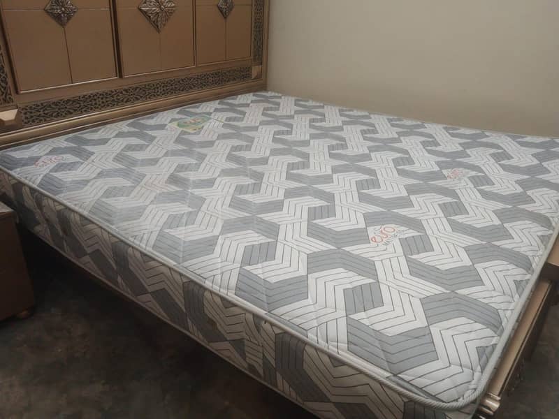 king size bed set . . . 13