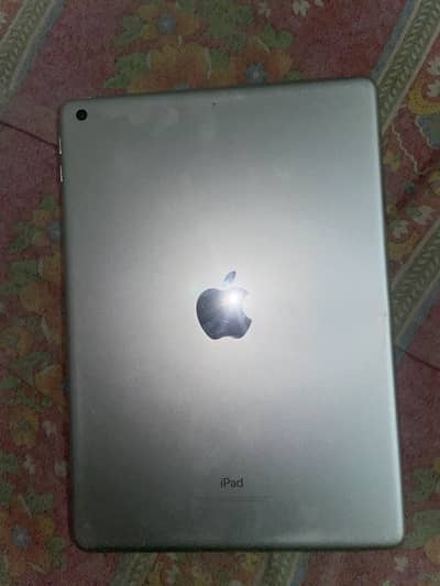 Ipad 5th gen Storage 32gb and finger not working and back damage