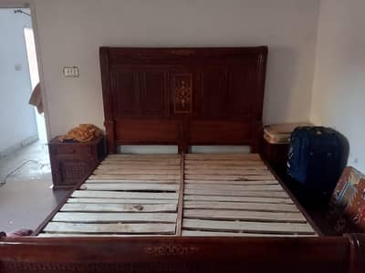 Bed set with dressing side tables