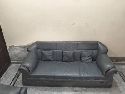 Sofa set with table and side tables in very good condition for sale