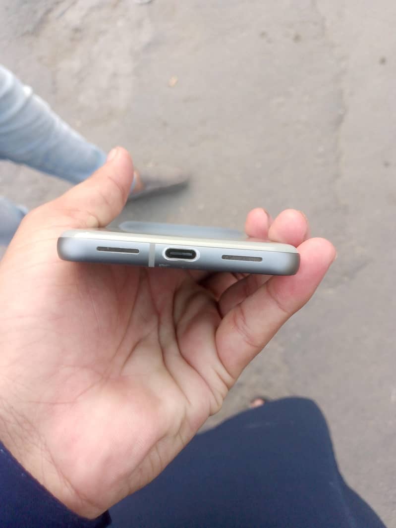 Google Pixel 8 5