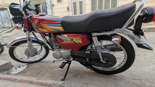 Honda 125 ha URGENT SALE KARNA HA TANKY TAPPY LAMINATION HUA HAIN