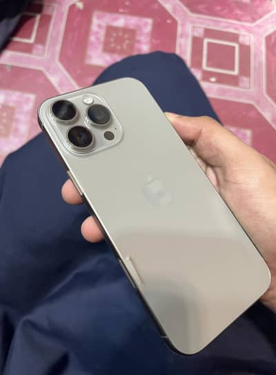 Apple iPhone 16 Pro Max jv