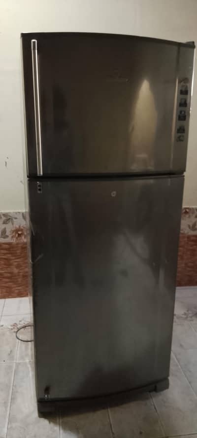 Dawlence full Size fridge
