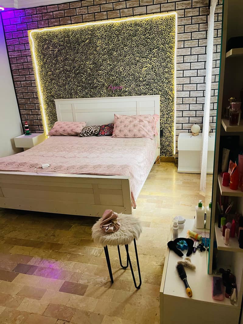 Ikea bed set with dressing table. 3